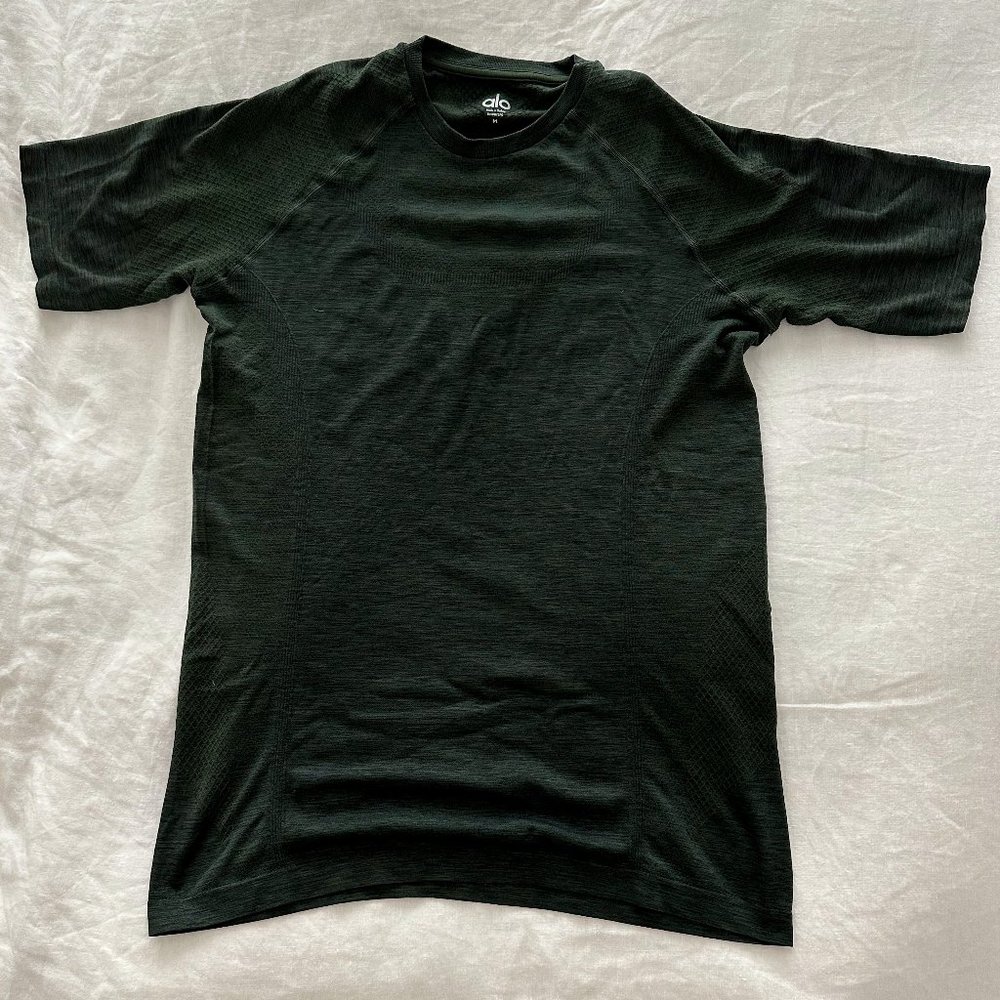 Alo Men's Workout T-Shirt.